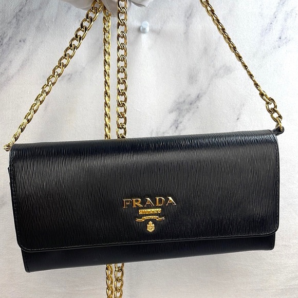 PRADA Wallet On Chain - Picture 4 of 17
